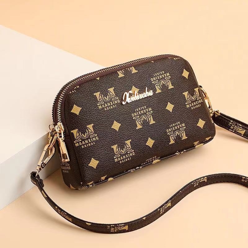 Mom's One Shoulder Messenger Bag new summer middle aged women's bag soft leather Mini Hand vegetable shopping mobile phone zero wallet Purses Black Friday, Big g
Mom's One Shoulder Messenger Bag new summer middle aged women's bag soft leather Mini Hand vegetable shopping mobile phone zero wallet Purses Black Friday, Big g