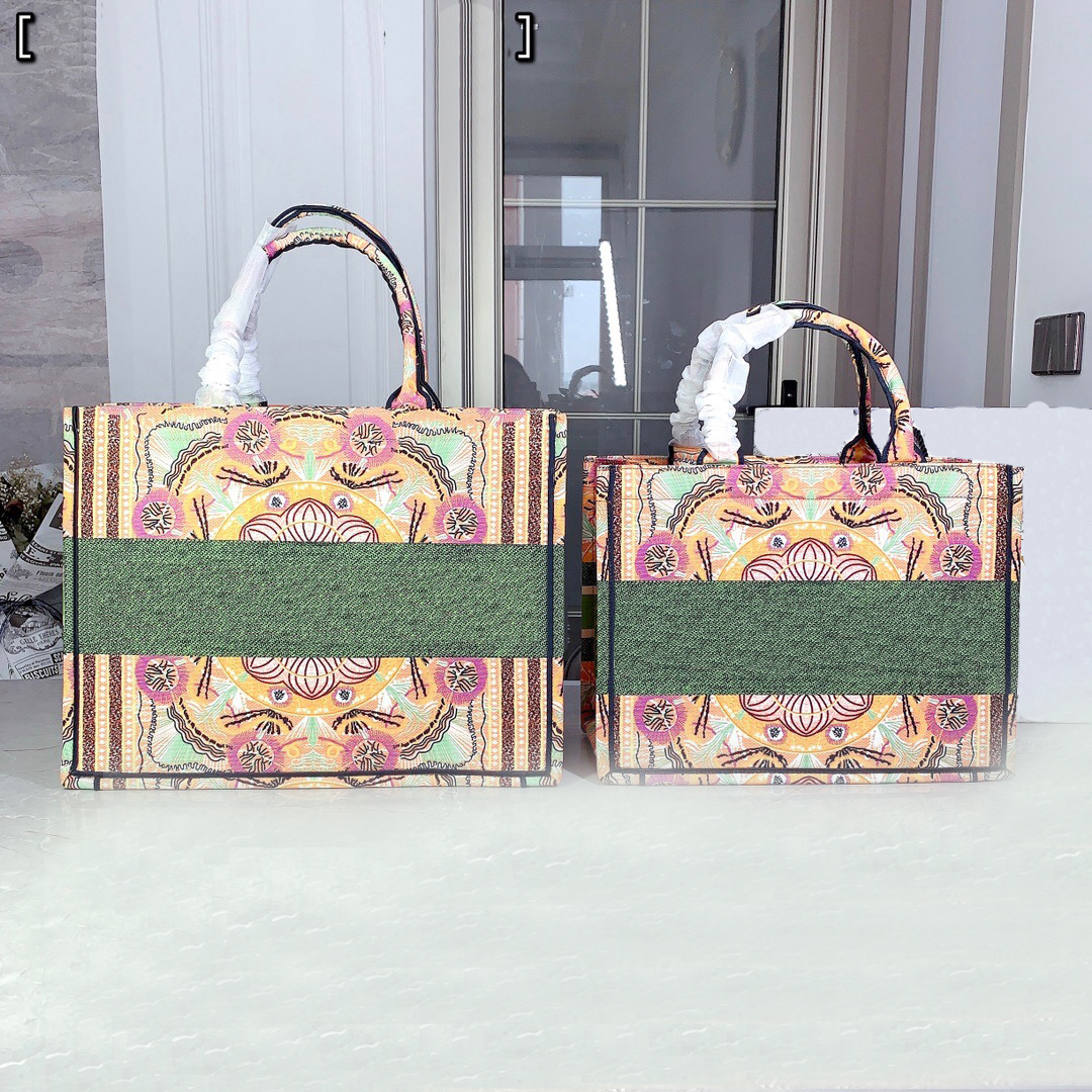 Classic Designer Handbag Women Shopping Bags Fashion Classic Printed Letter Totes High Quality Women's Temperament Shoulder Bag, Price difference
Classic Designer Handbag Women Shopping Bags Fashion Classic Printed Letter Totes High Quality Women's Temperament Shoulder Bag, Price difference