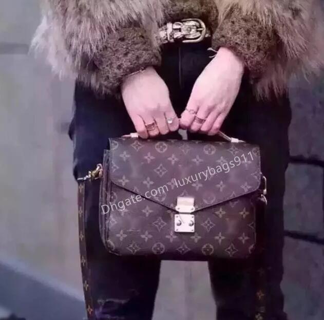 LV Louis 1 Vitton Designers Handbag Luxurys handbags Ladies Chain Shoulder Bag Patent Leather Luxurys Cross body Bag 88, Red;black
LV Louis 1 Vitton Designers Handbag Luxurys handbags Ladies Chain Shoulder Bag Patent Leather Luxurys Cross body Bag 88, Red;black
