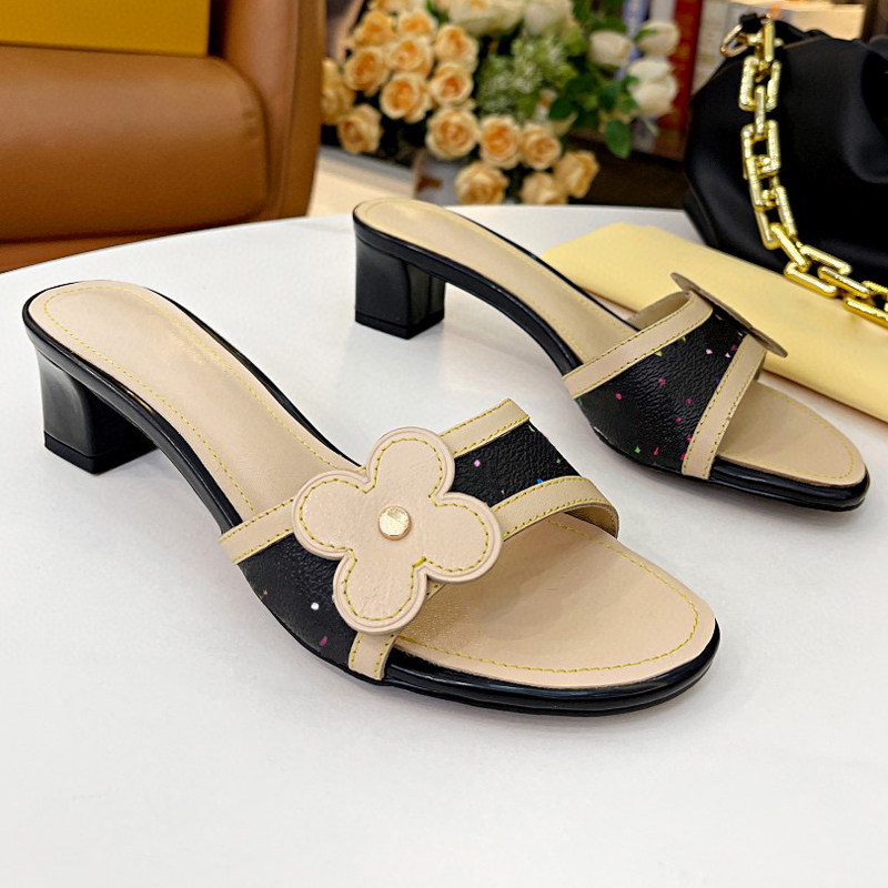 2022 LUXURY Women's slippers waterfront brown leather Sandals pump Aria slingback 4.5cm heel shoes are presented in classic flower rivets with orange box dust bag 35-42, Black/multicolour
2022 LUXURY Women's slippers waterfront brown leather Sandals pump Aria slingback 4.5cm heel shoes are presented in classic flower rivets with orange box dust bag 35-42, Black/multicolour