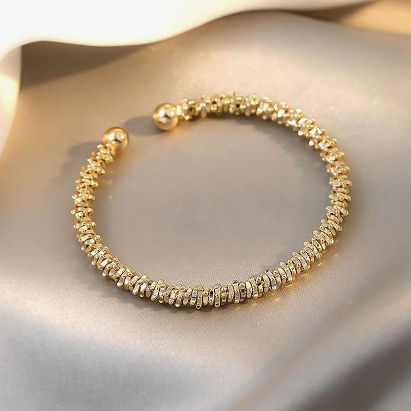 Bangle Classic Simple Bangles Copper Alloy Gold Gothic Hip Hop Girl's Unusual Bracelets For Woman Jewelry Fashion Accessories
Bangle Classic Simple Bangles Copper Alloy Gold Gothic Hip Hop Girl's Unusual Bracelets For Woman Jewelry Fashion Accessories