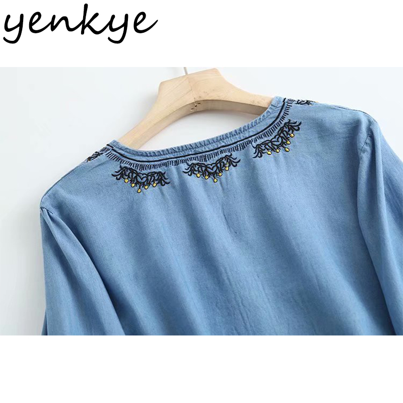 Floral Embroidery Denim Shirt Women Lantern Sleeve V Neck Vintage Blue Summer Blouse Mujer Plus Size Casual Tops 210430