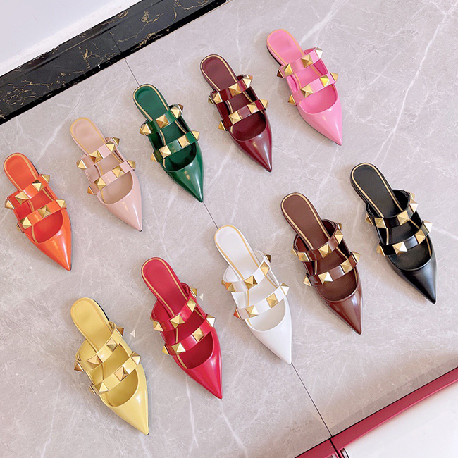Brand women's wedding rivet slippers 6.5cm and flat sandals fashion sexy bride pointed shoes 35-42 with box and dust bag
Brand women's wedding rivet slippers 6.5cm and flat sandals fashion sexy bride pointed shoes 35-42 with box and dust bag