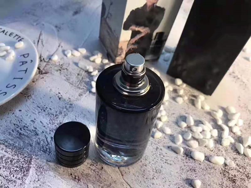 Good Quality parfum deodorant sauvage Perfumes Fragrance EAU DE TOILETTE Attractive Men 100ML
Good Quality parfum deodorant sauvage Perfumes Fragrance EAU DE TOILETTE Attractive Men 100ML