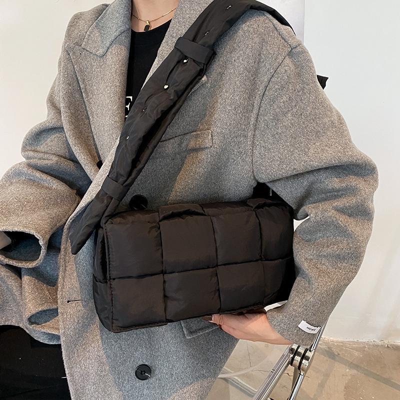 Evening Bags 2021 Winter Down Cotton Crossbody Shoulder Bag Oxford Cloth Weave Padded Handbags Luxury Designer Quilted Women Hand Tote, Black
Evening Bags 2021 Winter Down Cotton Crossbody Shoulder Bag Oxford Cloth Weave Padded Handbags Luxury Designer Quilted Women Hand Tote, Black