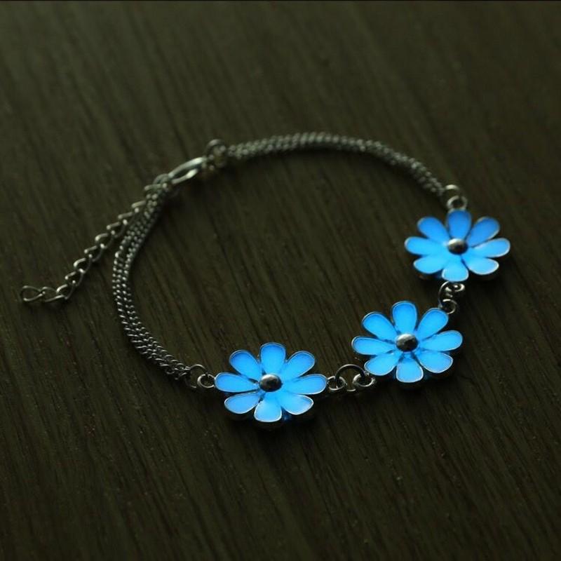 Beaded, Strands Fashion Alloy Luminous Bracelet Silver Love Heart Star Flower Creative Women's Gift Bracelets For Women
Beaded, Strands Fashion Alloy Luminous Bracelet Silver Love Heart Star Flower Creative Women's Gift Bracelets For Women