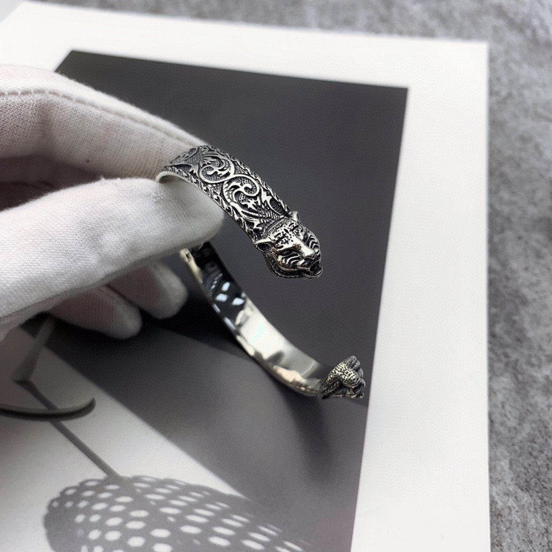 Top Luxury Design Silver Plated Bracelet Retro Fashion Design Tiger Letter Bracelet Opening Adjustable Jewelry Supply NRJ LinkB
Top Luxury Design Silver Plated Bracelet Retro Fashion Design Tiger Letter Bracelet Opening Adjustable Jewelry Supply NRJ LinkB