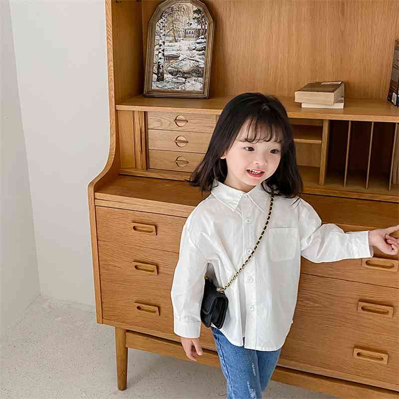 Boys and girls unisex white long sleeve shirts children cotton soft casual base shirt for all seasons 210708
Boys and girls unisex white long sleeve shirts children cotton soft casual base shirt for all seasons 210708
