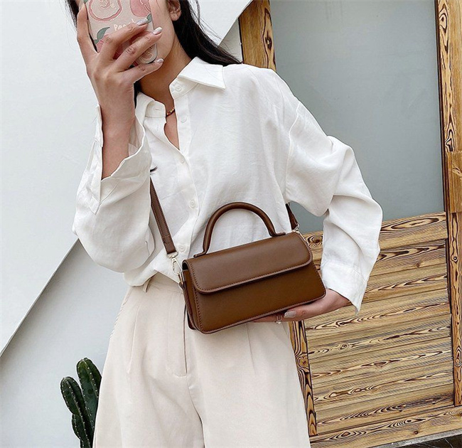 designers duffel bags 45cm 55cm luxury large capacity travel sale women men genuine leather shoulder fashion bag carry rivets with lock head
designers duffel bags 45cm 55cm luxury large capacity travel sale women men genuine leather shoulder fashion bag carry rivets with lock head