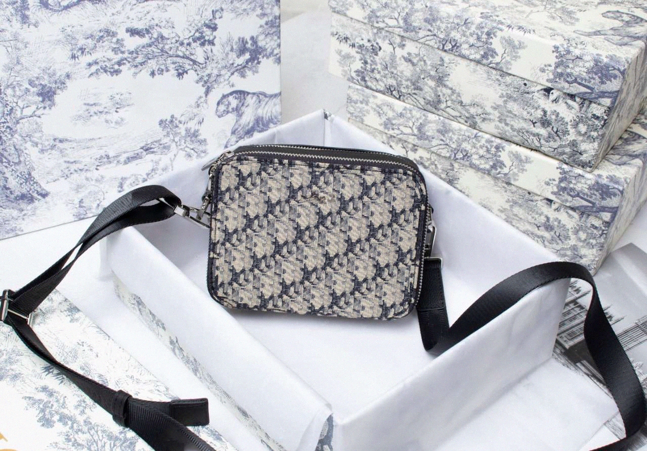 Women men crossbody messager bags ladies oblique cross body handbag purse flap zipper shoulder Sacoche bag handbags purses Luxury printing p0Vl#, Sky blue
Women men crossbody messager bags ladies oblique cross body handbag purse flap zipper shoulder Sacoche bag handbags purses Luxury printing p0Vl#, Sky blue
