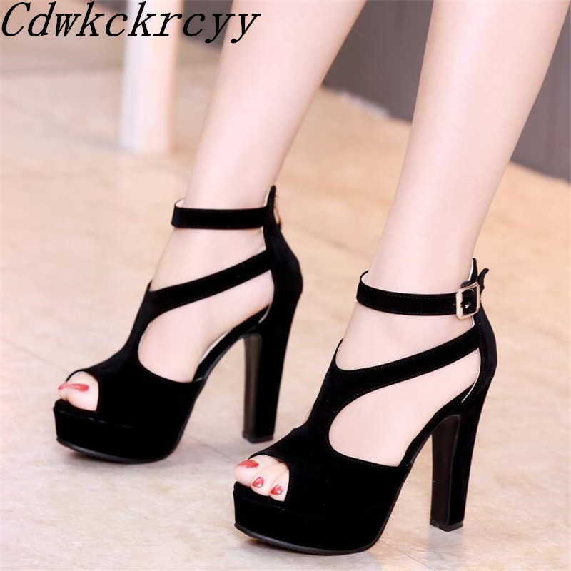 Women sandals Summer New pattern fashion Europe and America Super high heel Fish mouth Women sandals black sexy Rome Sandals Y0721
Women sandals Summer New pattern fashion Europe and America Super high heel Fish mouth Women sandals black sexy Rome Sandals Y0721