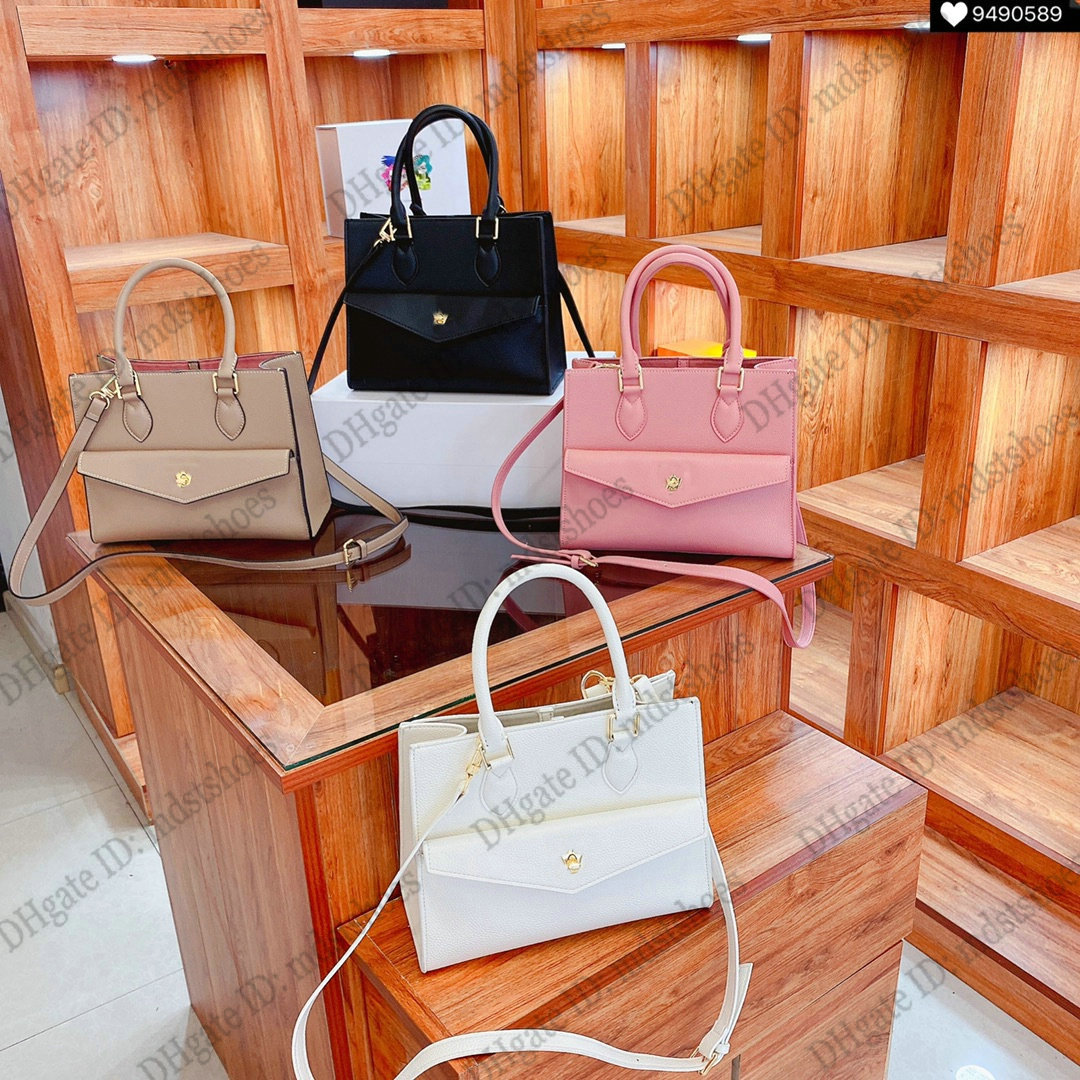 LOCKME TOTE Bag PM Black Soft Grained Calf Designer Turn-lock Women Shopping Toron Top Handle Bags Crossbody Bussiness Handbag With Twist Closure Lock
LOCKME TOTE Bag PM Black Soft Grained Calf Designer Turn-lock Women Shopping Toron Top Handle Bags Crossbody Bussiness Handbag With Twist Closure Lock