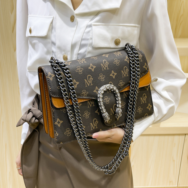 Other Bags Bag 2022new trend handbag old flower large capacity retro lock buckle shoulder cross chain wine god small package, Black;red
Other Bags Bag 2022new trend handbag old flower large capacity retro lock buckle shoulder cross chain wine god small package, Black;red