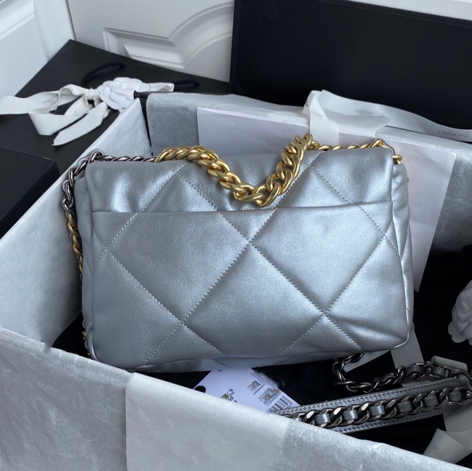 2021 Luxury Design Soft Leather Flip Bags Single Shoulder Package Calendar Plate Chain Handbag Fashion Retro Ladies Party Tote Casual Simple
2021 Luxury Design Soft Leather Flip Bags Single Shoulder Package Calendar Plate Chain Handbag Fashion Retro Ladies Party Tote Casual Simple