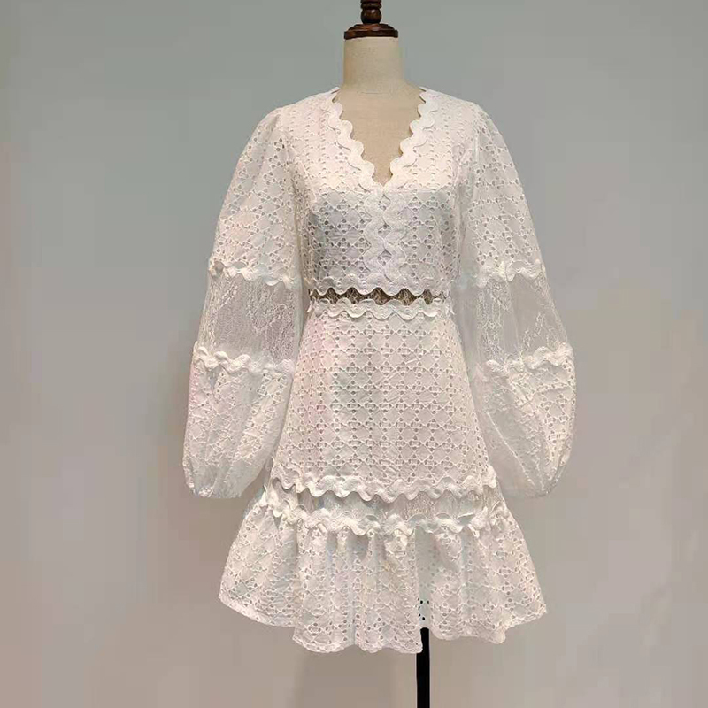 DEAT Women White Hollow Out Embroidery Above Knee Dress New V-Neck Lantern Sleeve Loose Fashion Tide Spring Summer GX273 210428