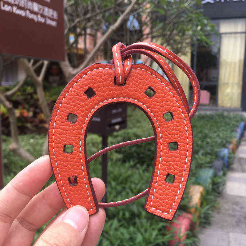 2022 INS Popular Fashion PU Leather Horse Hoof Horseshoe Bag Pendant Women Handbag Accessories Ladies Bag Charm Ornament Gifts X220214
