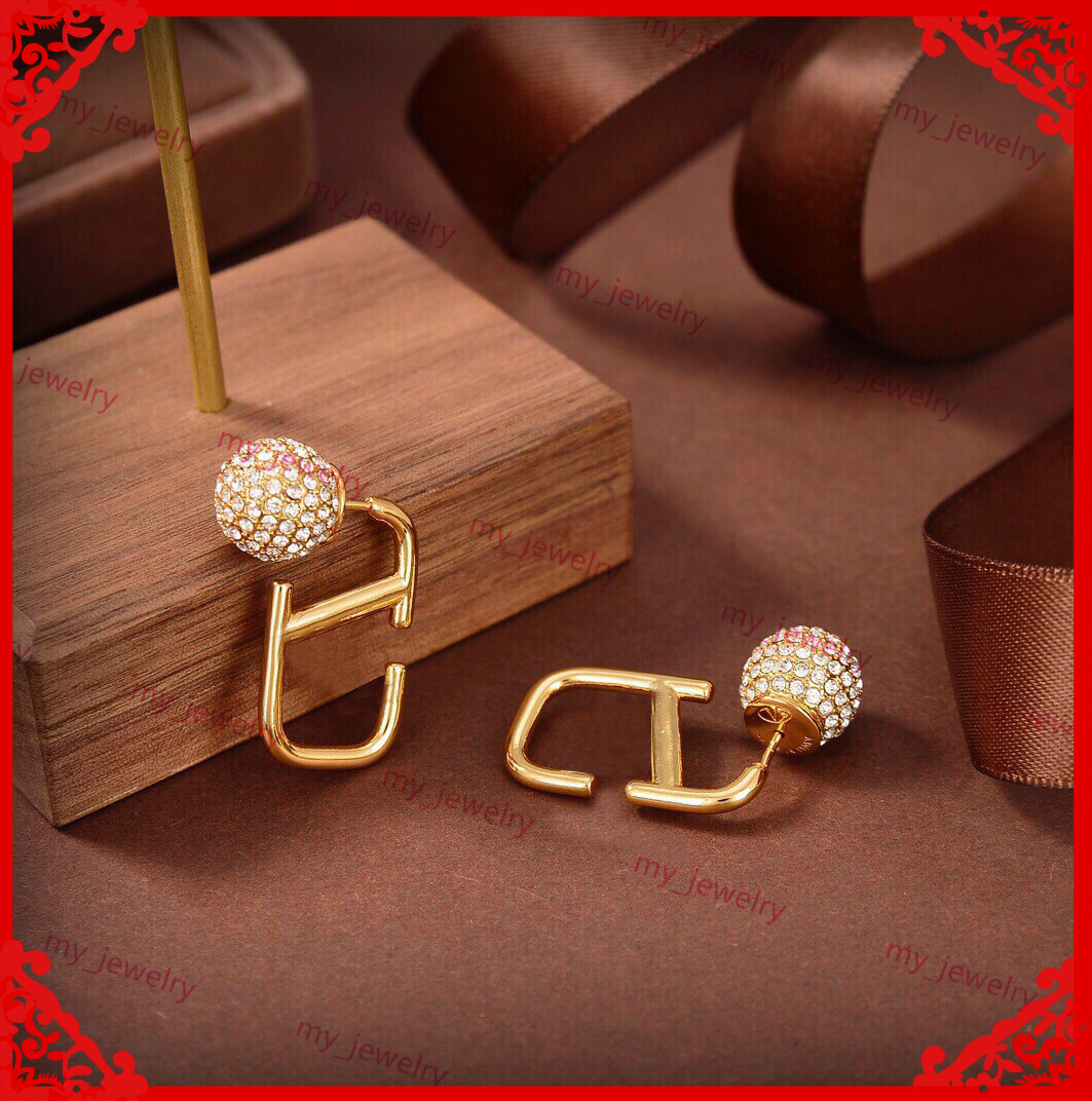 Womans Stud Earrings Fashion Golden Earrings For Lady Luxurys Designers Earrings Party Womens Jewelry Letter Diamond Earing Boucles Ohrringe With BOX DQ
Womans Stud Earrings Fashion Golden Earrings For Lady Luxurys Designers Earrings Party Womens Jewelry Letter Diamond Earing Boucles Ohrringe With BOX DQ