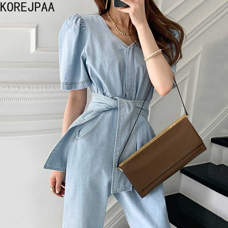 Korejpaa Women Jumpsuits Summer Korean Chic Niche Retro V-Neck Loose Tie Straight Puff Sleeve Washed Blue Denim Jumpsuit 210526
Korejpaa Women Jumpsuits Summer Korean Chic Niche Retro V-Neck Loose Tie Straight Puff Sleeve Washed Blue Denim Jumpsuit 210526