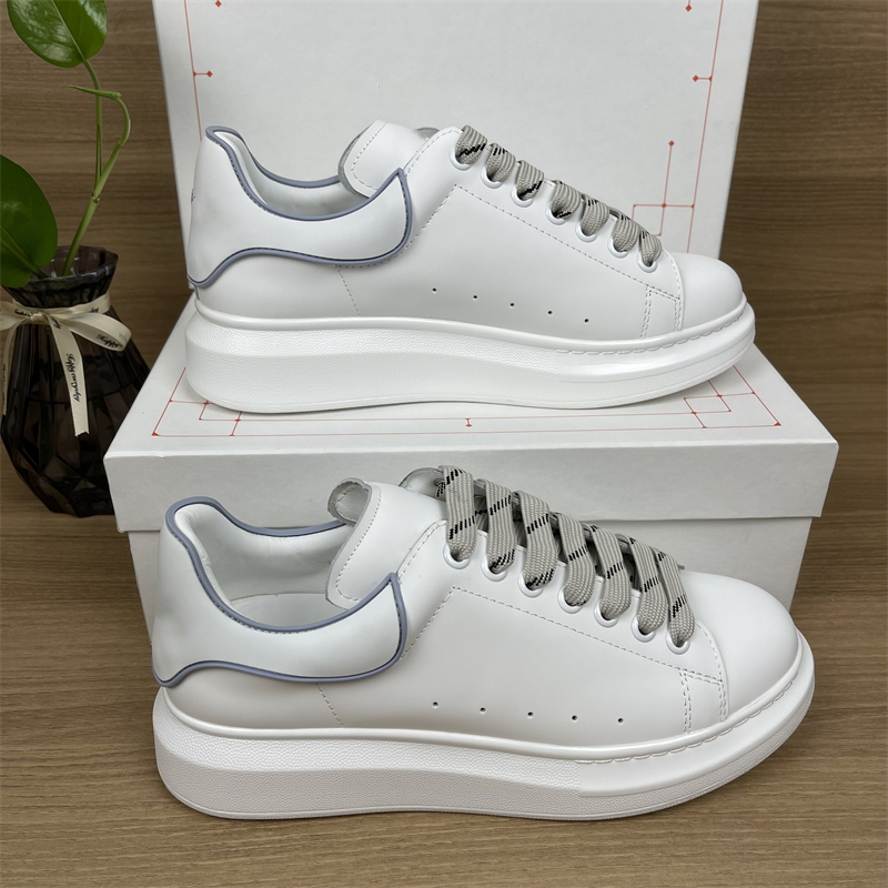 Luxury Designer Genuine Leather Platform Shoes 2022 Top Quality Mens Womens Lace Up White Black Velet Trainer Sneakers With Box Size 35-45, Customize
Luxury Designer Genuine Leather Platform Shoes 2022 Top Quality Mens Womens Lace Up White Black Velet Trainer Sneakers With Box Size 35-45, Customize