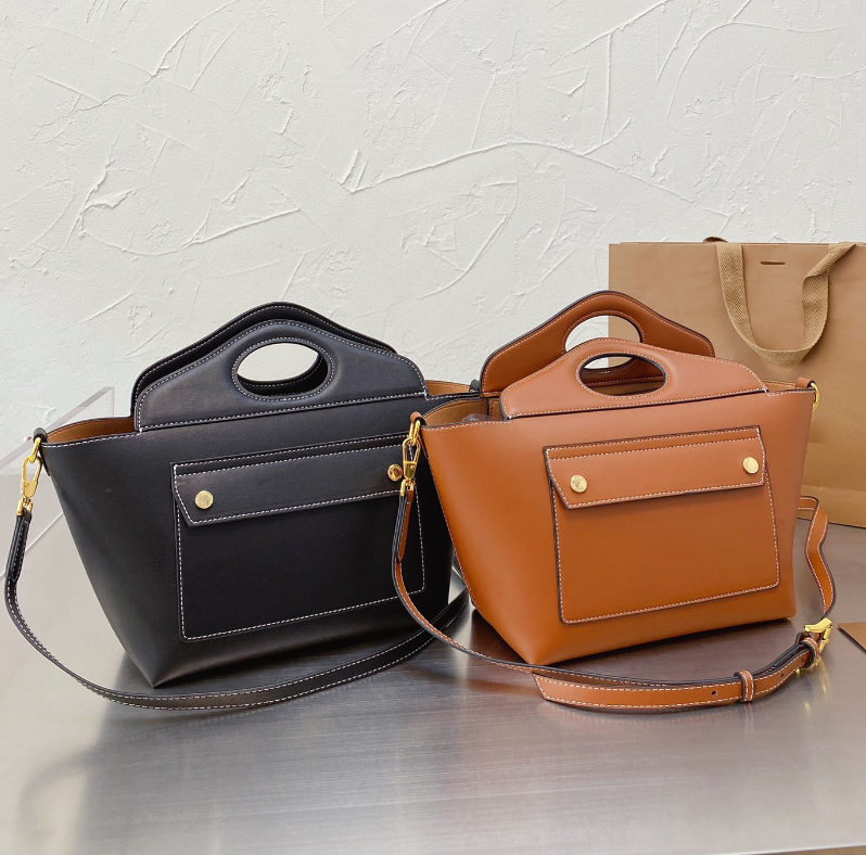 2021 Brand luxury Classic Shape Cowhide Shoulder Bags Handbag Women Clutch Messenger Tote bberry Crossbody Purse Shopping bag, Contact us to see more
2021 Brand luxury Classic Shape Cowhide Shoulder Bags Handbag Women Clutch Messenger Tote bberry Crossbody Purse Shopping bag, Contact us to see more