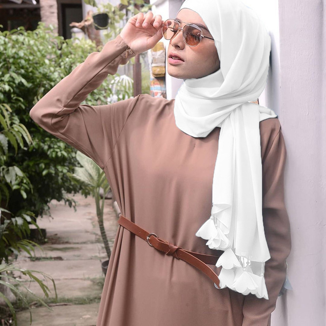 Designer Solid Color Bubble Chiffon Hijab Scarf Women Long Soft Wrap Scarf Shawl Scarves Femme Muslim Hijabs Heart Tassel Scarf
Designer Solid Color Bubble Chiffon Hijab Scarf Women Long Soft Wrap Scarf Shawl Scarves Femme Muslim Hijabs Heart Tassel Scarf