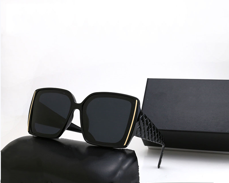 Woman Sunglasses Beach Goggle oversized Sunglasse women fashion designer luxury Summer Adumbral Glasses UV400 Model 9050 4 Color High Quality with Box
Woman Sunglasses Beach Goggle oversized Sunglasse women fashion designer luxury Summer Adumbral Glasses UV400 Model 9050 4 Color High Quality with Box