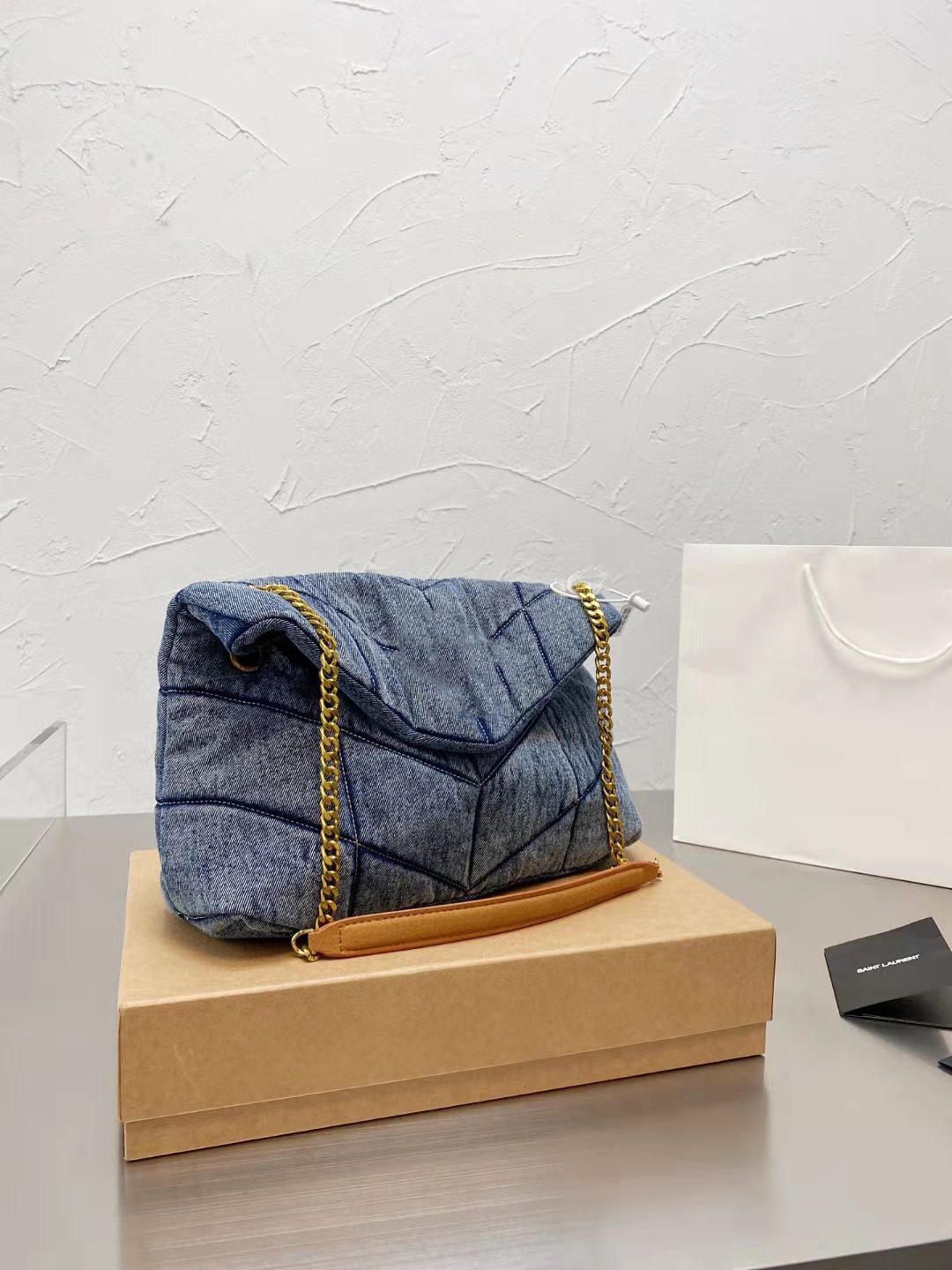 Cowboy Denim Washed Women Bags LOULOU Puffer Fashion Classic Jeans Purse Messenger Handbag Shoulder Crossbody Designer Shopping Luxury Pnon gexiongbag, With logo
Cowboy Denim Washed Women Bags LOULOU Puffer Fashion Classic Jeans Purse Messenger Handbag Shoulder Crossbody Designer Shopping Luxury Pnon gexiongbag, With logo