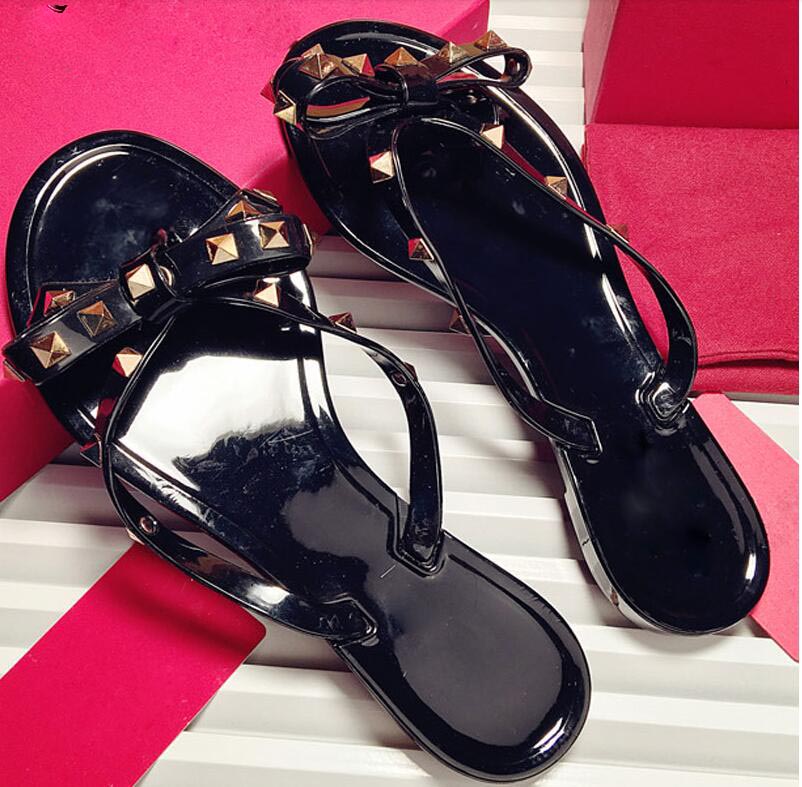 2021 women's fashion designer plastic luxury slippers girls outdoor summer holiday beach cute slides rivet sliper lady's soft tie sandals black beige size 35-41 #V40
2021 women's fashion designer plastic luxury slippers girls outdoor summer holiday beach cute slides rivet sliper lady's soft tie sandals black beige size 35-41 #V40