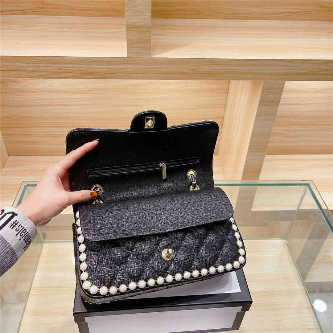 Luxury designer bag women Handbag women'sGenuine Leather Shoulder Fashion Chain Crossbody Ladies Diamond Lattice Classic Purse 2021, Black;red
Luxury designer bag women Handbag women'sGenuine Leather Shoulder Fashion Chain Crossbody Ladies Diamond Lattice Classic Purse 2021, Black;red