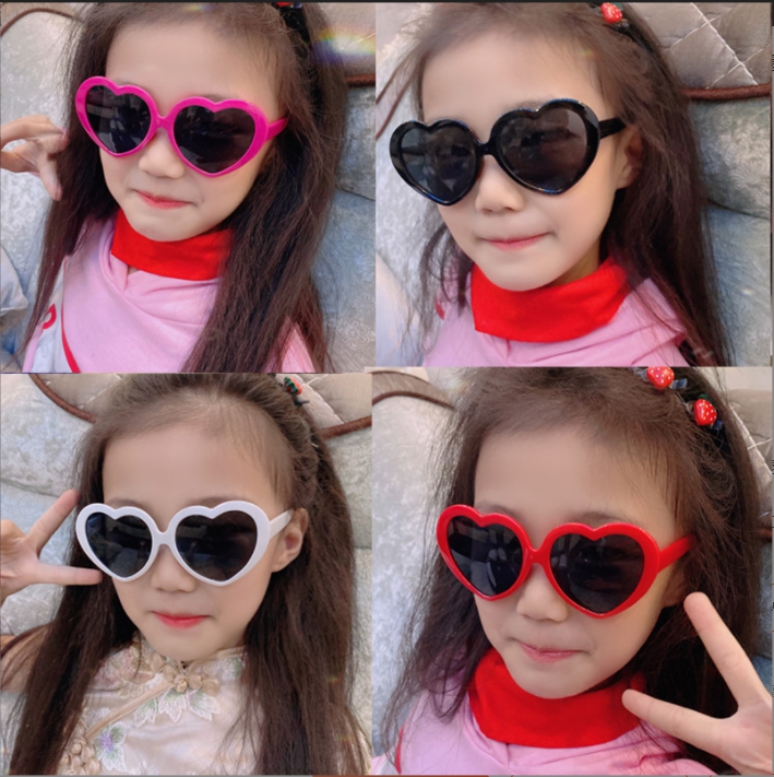 Sunglasses for Child Heart-Shape Frame Cute Wild Outdoor Travel Anti-Uv Eyeglasses Trendy Kids Glasses Wholesale Z260305