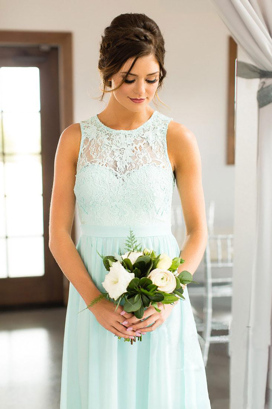 2021 Mint Green Lace Country Bridesmaids Dresses Long Sheer Jewel Neck Chiffon Wedding Guest Dress Floor Length Cheap Maid Of Honor Gowns