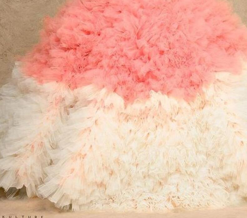 2021 Luxurious Lace Crystals Flower Girl Dresses Ball Gown Tiers Tulle Lilttle Kids Birthday Pageant Weddding Gowns