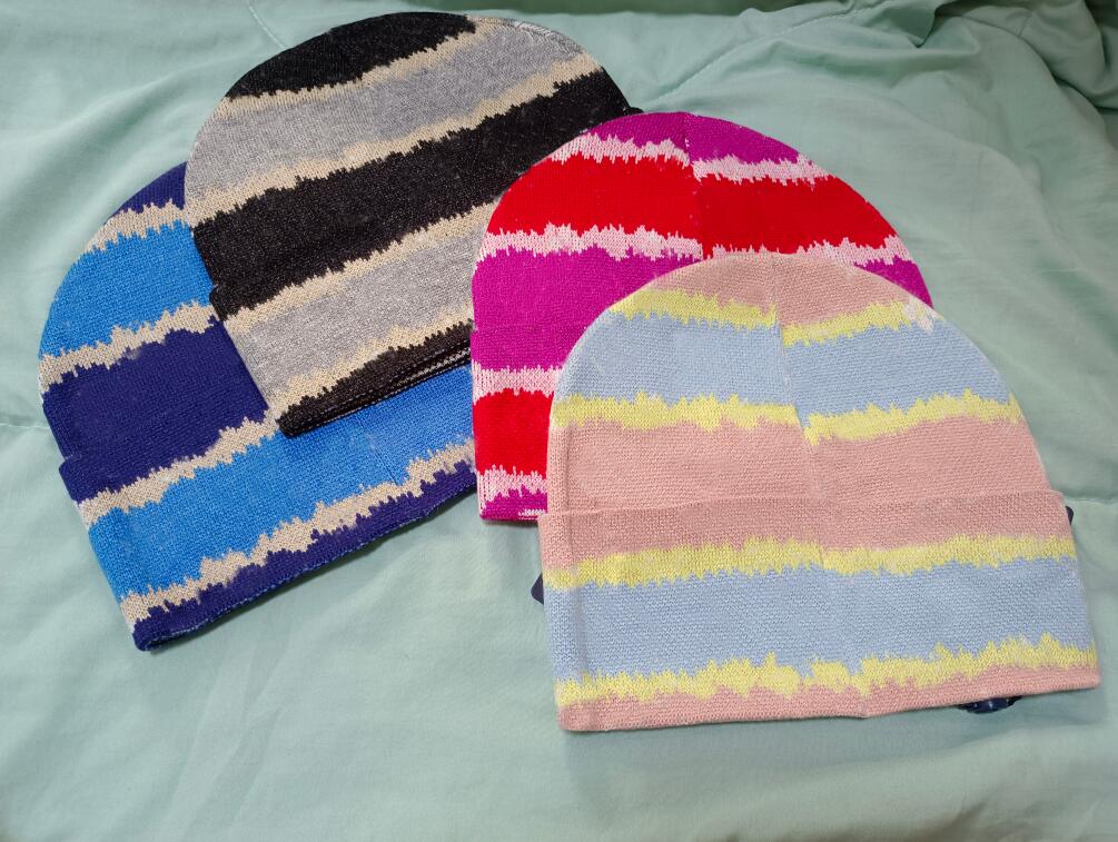 High quality designer Beanies Autumn/Winter 100%Cotton Warm Knit hats for men and women with printed letters Christmas Skull Caps, Customize 
High quality designer Beanies Autumn/Winter 100%Cotton Warm Knit hats for men and women with printed letters Christmas Skull Caps, Customize