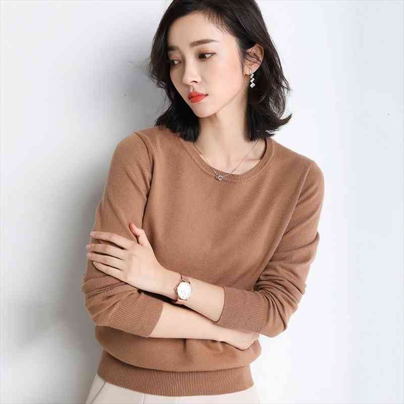 autumn women sweater pullover solid o-neck long-sleeved soft cashmere sweater large size knit bottoming shirt female, White;black
autumn women sweater pullover solid o-neck long-sleeved soft cashmere sweater large size knit bottoming shirt female, White;black