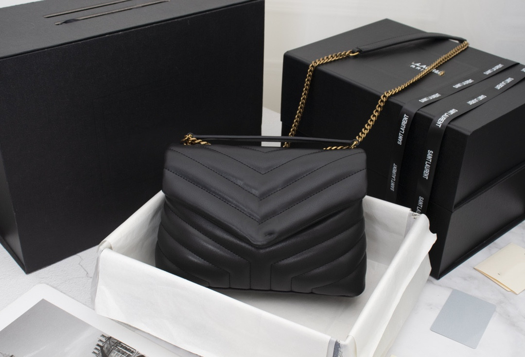Wholesale loulou luxurys gorgeous bags Original lady Genuine leather messenger romance for ladies bag crossbody Evening interior slots handbag on sale size24cm, Black with black hardware
Wholesale loulou luxurys gorgeous bags Original lady Genuine leather messenger romance for ladies bag crossbody Evening interior slots handbag on sale size24cm, Black with black hardware