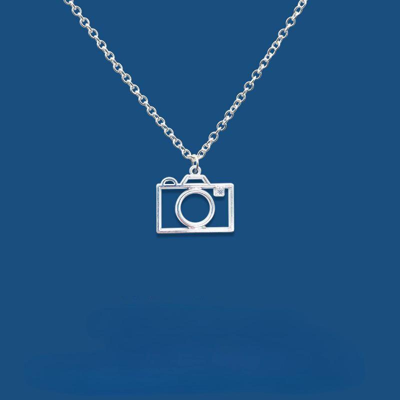 Chains Hollow Camera Pendant Woman Necklace Creative Man Necklaces Korean Jewellery Couples Ins Style Silver Color Trendy Metal Collier
Chains Hollow Camera Pendant Woman Necklace Creative Man Necklaces Korean Jewellery Couples Ins Style Silver Color Trendy Metal Collier