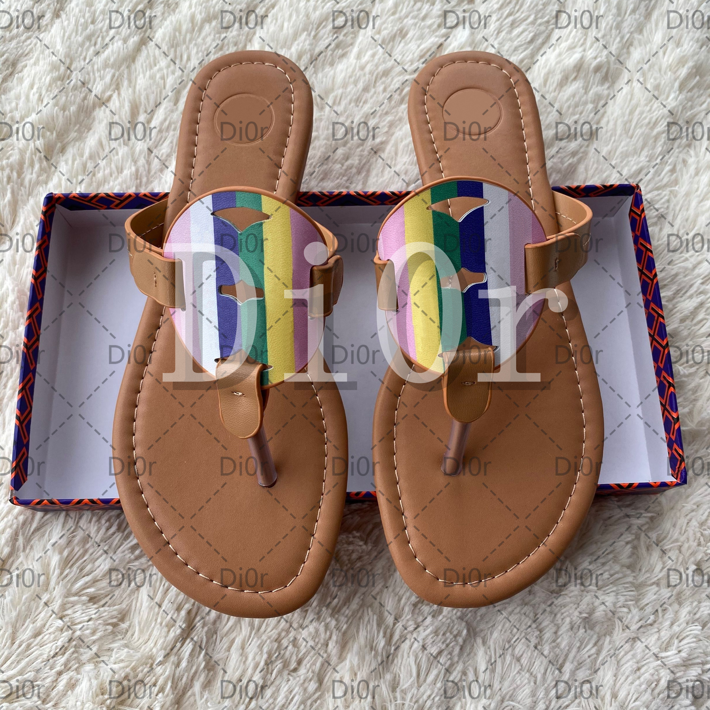 2021 Women Sandals Flat Heel Slippers Designer Sandal for Girl Shoes Rainbow Candy Color Lady Flip Flops with Box 35-43, Black
2021 Women Sandals Flat Heel Slippers Designer Sandal for Girl Shoes Rainbow Candy Color Lady Flip Flops with Box 35-43, Black