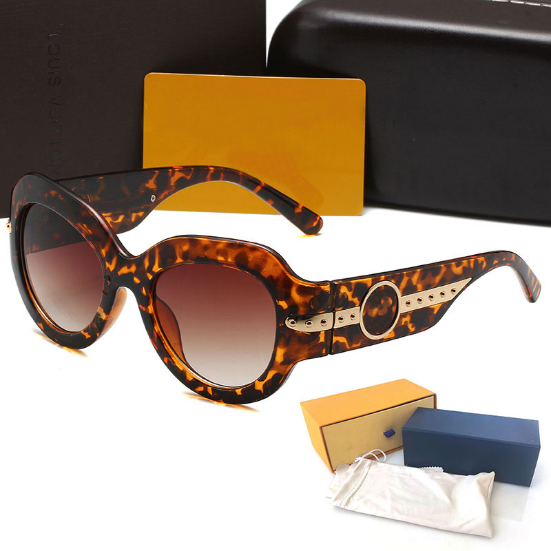 Top Quality Womans Sunglasses Fashion Mens Sun glasses UV Protection men Designer eyeglass Gradient Metal hinge Luxury women spectacles with Original cases box
Top Quality Womans Sunglasses Fashion Mens Sun glasses UV Protection men Designer eyeglass Gradient Metal hinge Luxury women spectacles with Original cases box