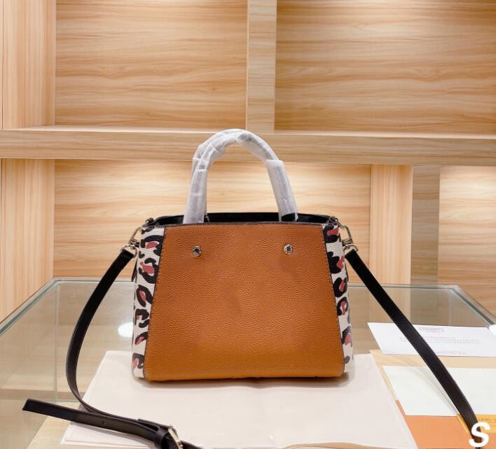 Montaigne Leopard Embossed Totes Women Handbags Designers Classic Lady Fashion Shoulder Bags Girls Crossbody Shopping Bag, Black brown
Montaigne Leopard Embossed Totes Women Handbags Designers Classic Lady Fashion Shoulder Bags Girls Crossbody Shopping Bag, Black brown