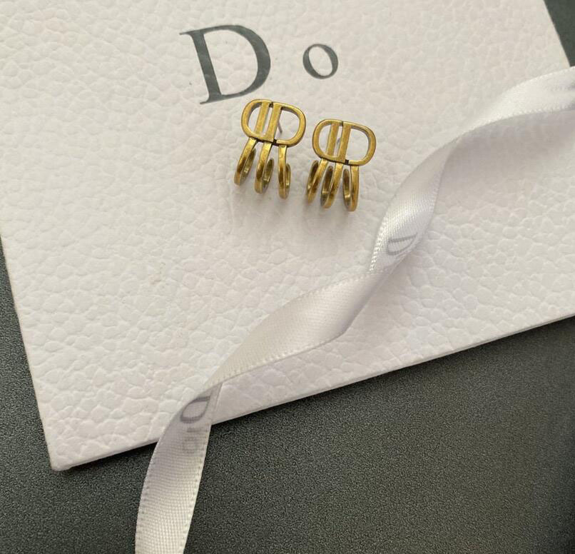 Retro Designer Earring Stud Letter Charm Earrings Fashion Statement Brand Jewelry Women Lady Party Wedding Lovers Gift Engagement With B, Golden;silver
Retro Designer Earring Stud Letter Charm Earrings Fashion Statement Brand Jewelry Women Lady Party Wedding Lovers Gift Engagement With B, Golden;silver
