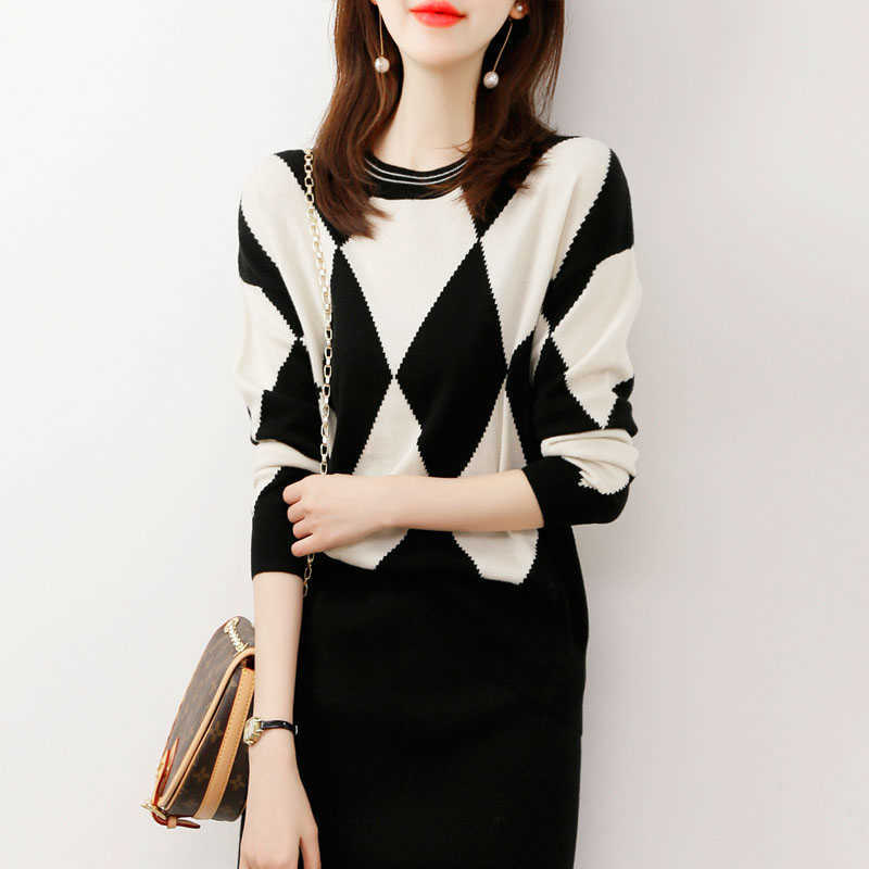 casual Autumn Winter Basic Sweater pullovers Women O-Neck Plaid Knitted Slim Pullover female Long Sleeve Office warm Sweater 210604, Black
casual Autumn Winter Basic Sweater pullovers Women O-Neck Plaid Knitted Slim Pullover female Long Sleeve Office warm Sweater 210604, Black