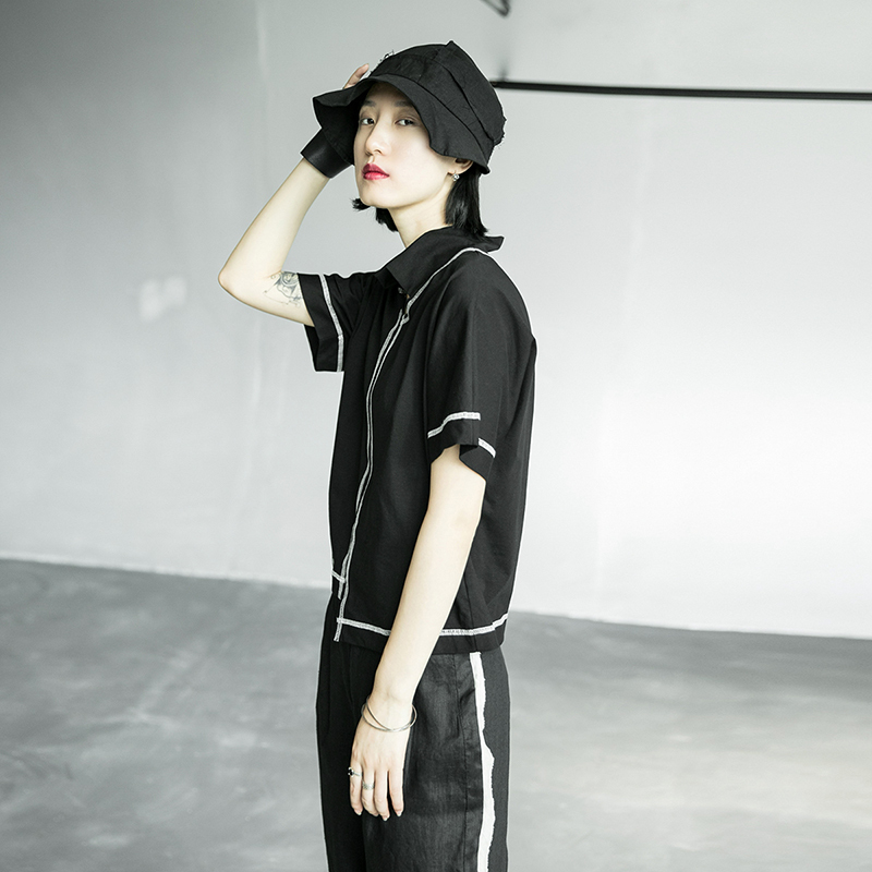 EAM Women Black Line Stitch Irregular Big Size Tshirt Vcollar Short Sleeve Fashion Spring Summer 1X004 210406