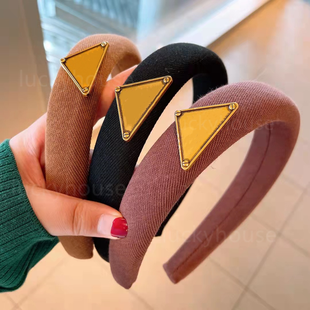 2021 personalized fashion cloth art women headband sports headband letter style retro headband Party Gift 3 colors optional top quality manufacturer wholesale
2021 personalized fashion cloth art women headband sports headband letter style retro headband Party Gift 3 colors optional top quality manufacturer wholesale