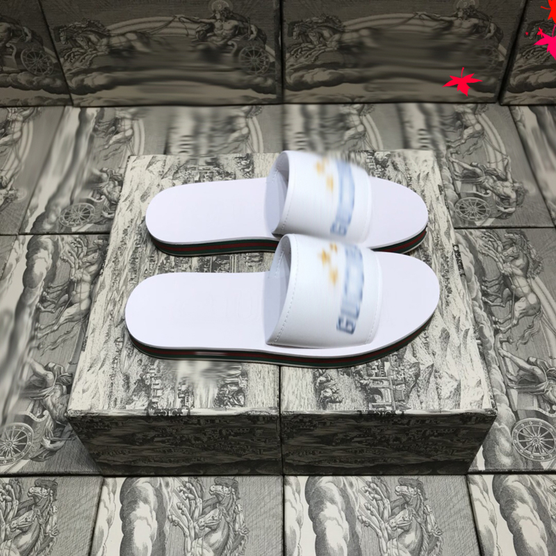 2021 Slipper Designer Slide Summer sandals Fashion Men Beach Indoor Flat Flip Flops Leather luxurys Shoes mens Slippers with box Size 39-45 -H202, White
2021 Slipper Designer Slide Summer sandals Fashion Men Beach Indoor Flat Flip Flops Leather luxurys Shoes mens Slippers with box Size 39-45 -H202, White
