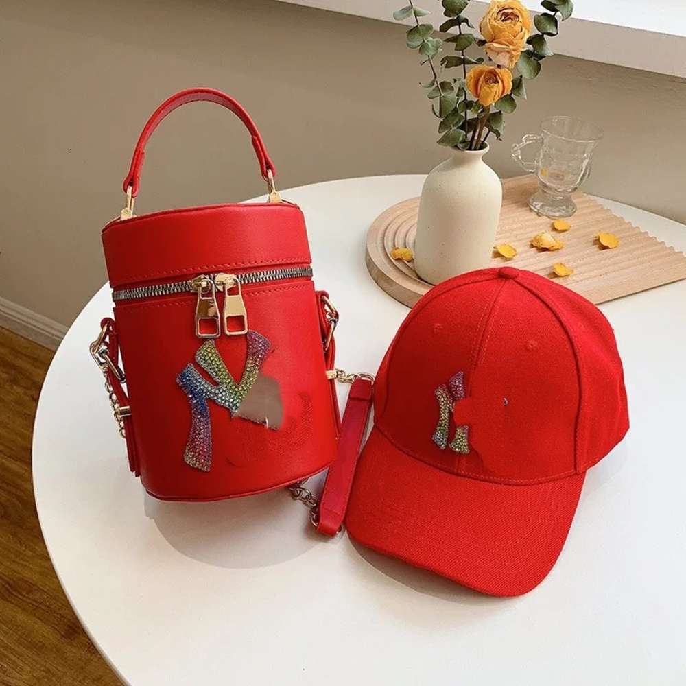 Hand bag female 2021 spring and summer fashion Korean drill messenger bag texture Bucket Bag
Hand bag female 2021 spring and summer fashion Korean drill messenger bag texture Bucket Bag