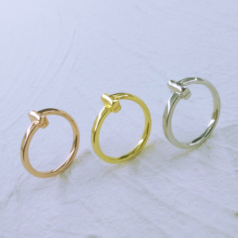 T1, 2021 original brand S925 pure silver engagement ring,T letter,luxury ring jewelry,classic design,couples exclusive love
T1, 2021 original brand S925 pure silver engagement ring,T letter,luxury ring jewelry,classic design,couples exclusive love