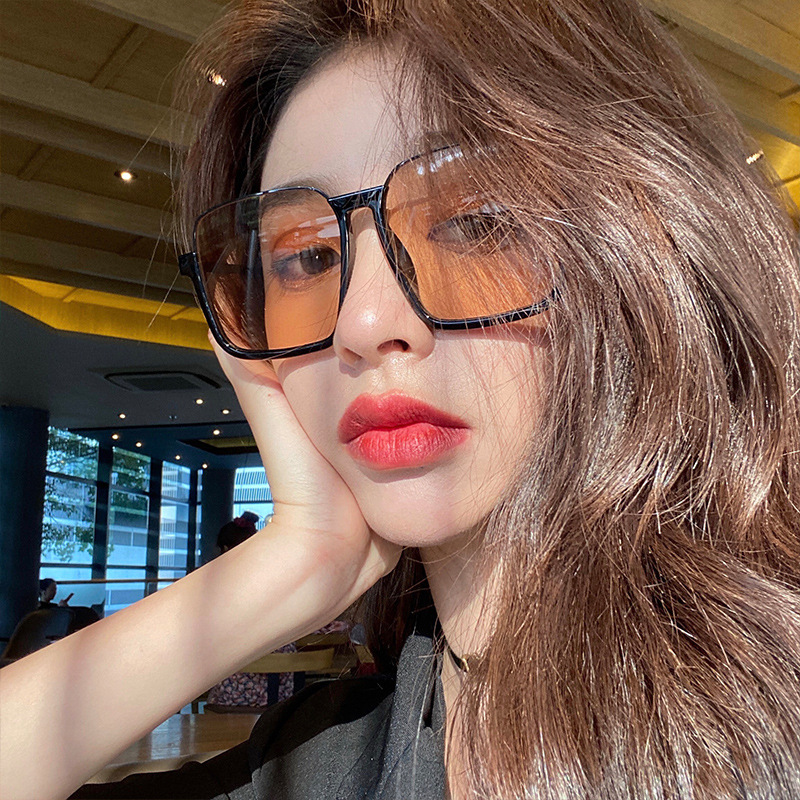 2021 new fashion trend personalized glasses frame online celebrity street shooting ins big box square slim sunglasses, White;black
2021 new fashion trend personalized glasses frame online celebrity street shooting ins big box square slim sunglasses, White;black