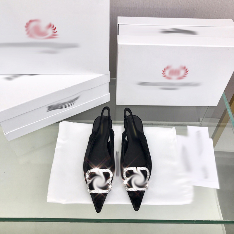 2021 Good Quality Fashion Women Luxurys Designers Shoes Designer Sandals Womens Luxury High Heels Sandal Dress Shoess With Box Size 35-41 -H504, Black
2021 Good Quality Fashion Women Luxurys Designers Shoes Designer Sandals Womens Luxury High Heels Sandal Dress Shoess With Box Size 35-41 -H504, Black