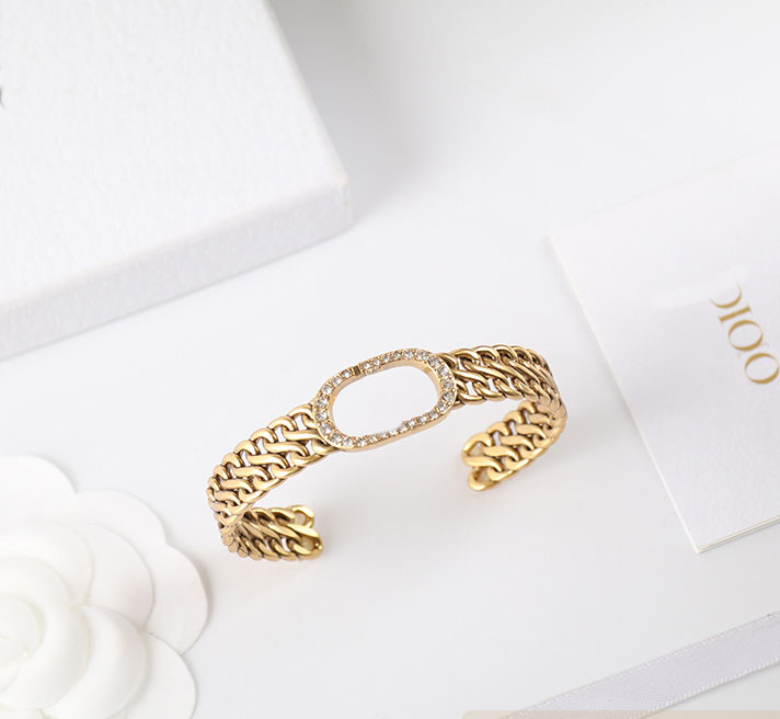 D 2021 New letter c tassel Charm Bracelets women Bangles Internet celebrity pearl Bracelet female Designer Jewelry di fhh, Golden;silver
D 2021 New letter c tassel Charm Bracelets women Bangles Internet celebrity pearl Bracelet female Designer Jewelry di fhh, Golden;silver