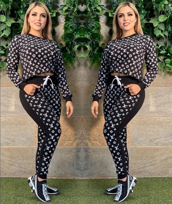 2020 Christmas autumn winter popular European and American women's solid color suit sports two piece set, Gray
2020 Christmas autumn winter popular European and American women's solid color suit sports two piece set, Gray